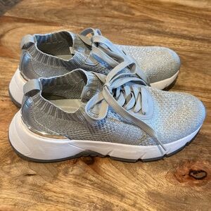 Nurture Response Metallic knit sneaker- new..size 8